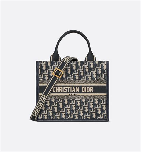 dior tote versione piccola|dior book tote 2022.